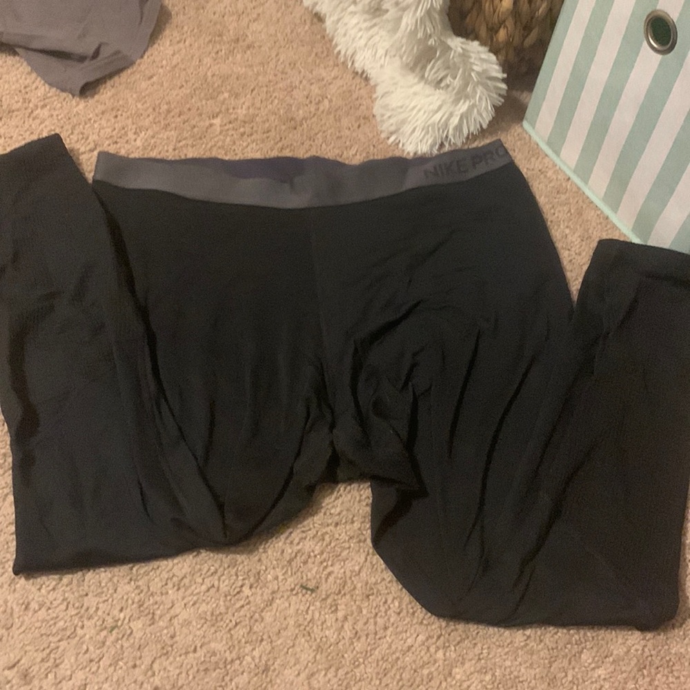 Women’s Nike pro leggings
